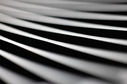 Monochrome Curves